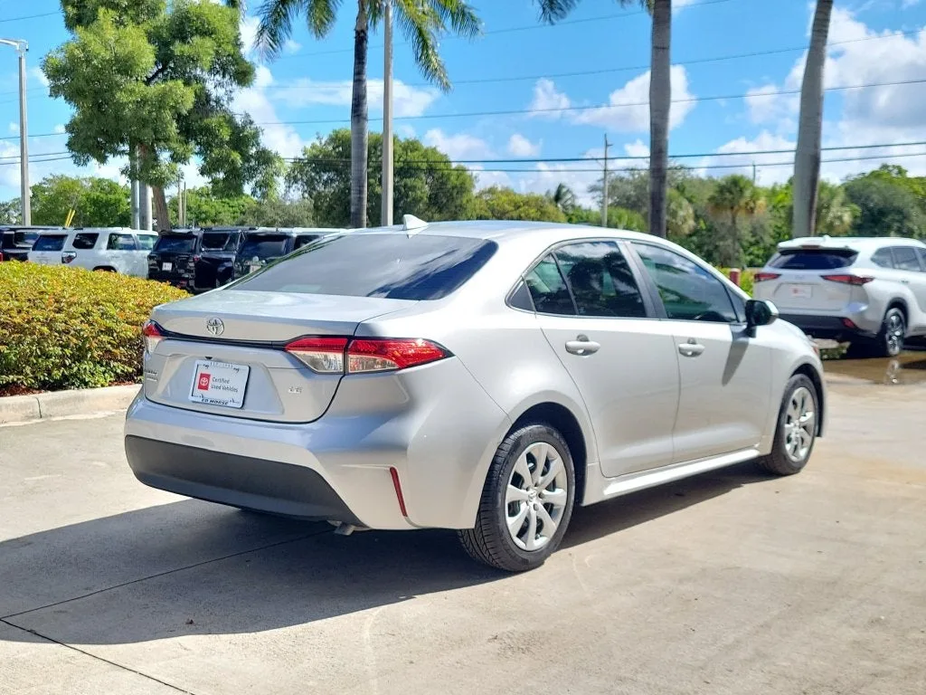 2024 Toyota Corolla LE photo 4