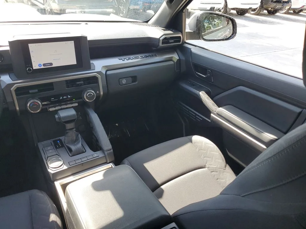 2025 Toyota Tacoma SR5 photo 15