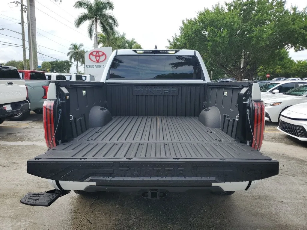 2025 Toyota Tundra Hybrid Platinum photo 10