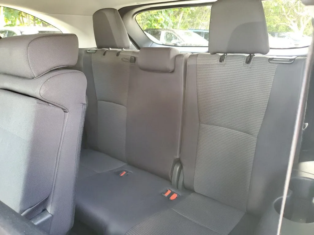 2024 Toyota Highlander LE photo 13