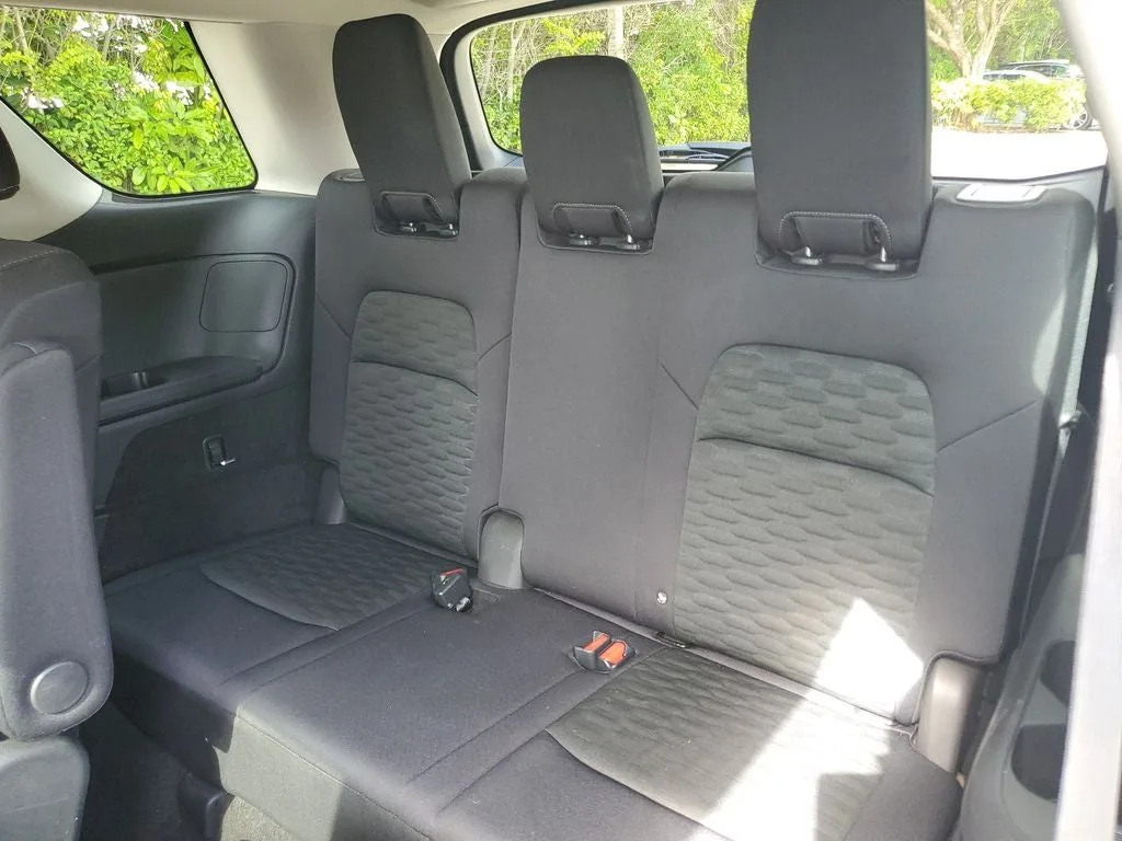 2022 Nissan Pathfinder SV photo 12