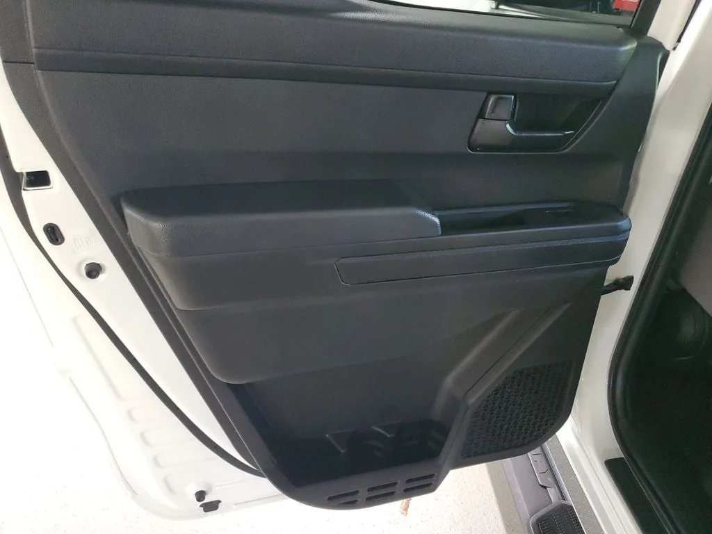 2025 Toyota Tacoma SR5 photo 10