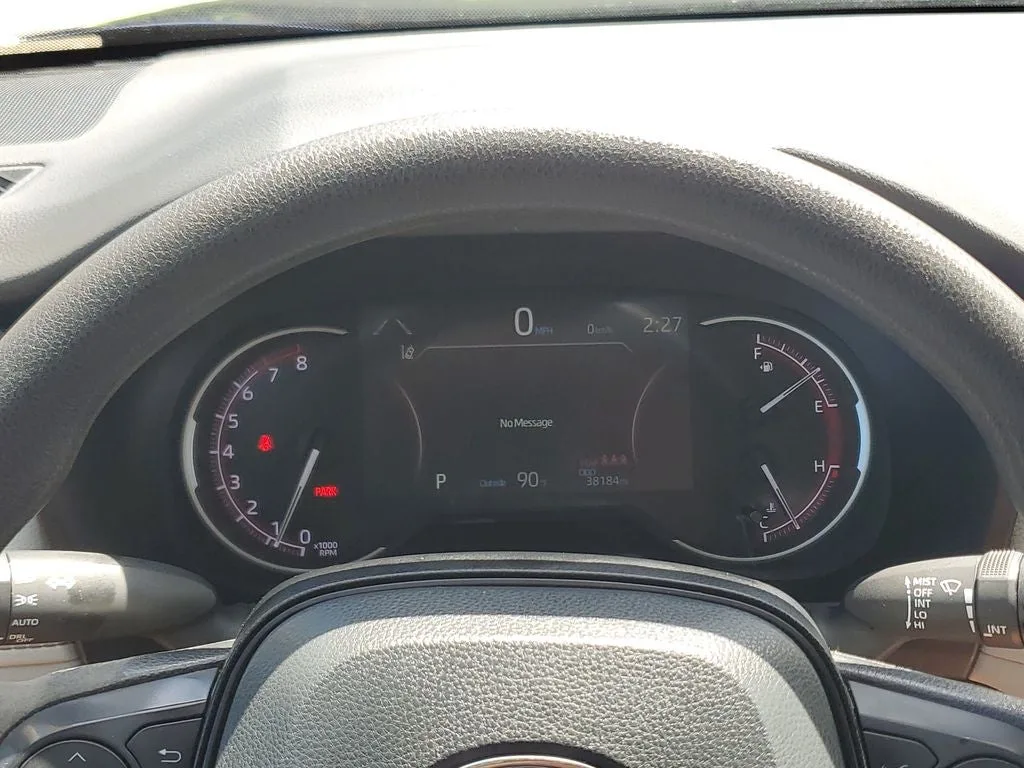 2024 Toyota RAV4 XLE photo 27