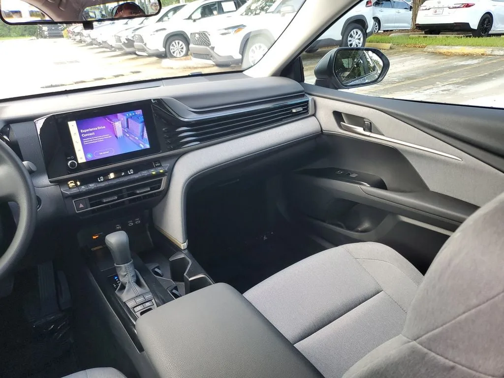 2025 Toyota Camry LE photo 16
