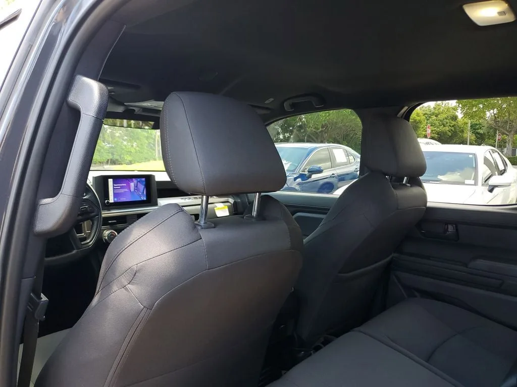 2025 Toyota Tacoma SR5 photo 13