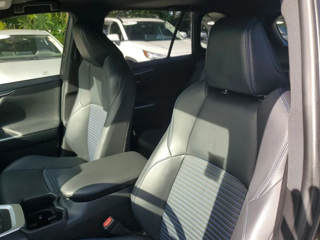2023 Toyota RAV4 Hybrid XSE photo 21