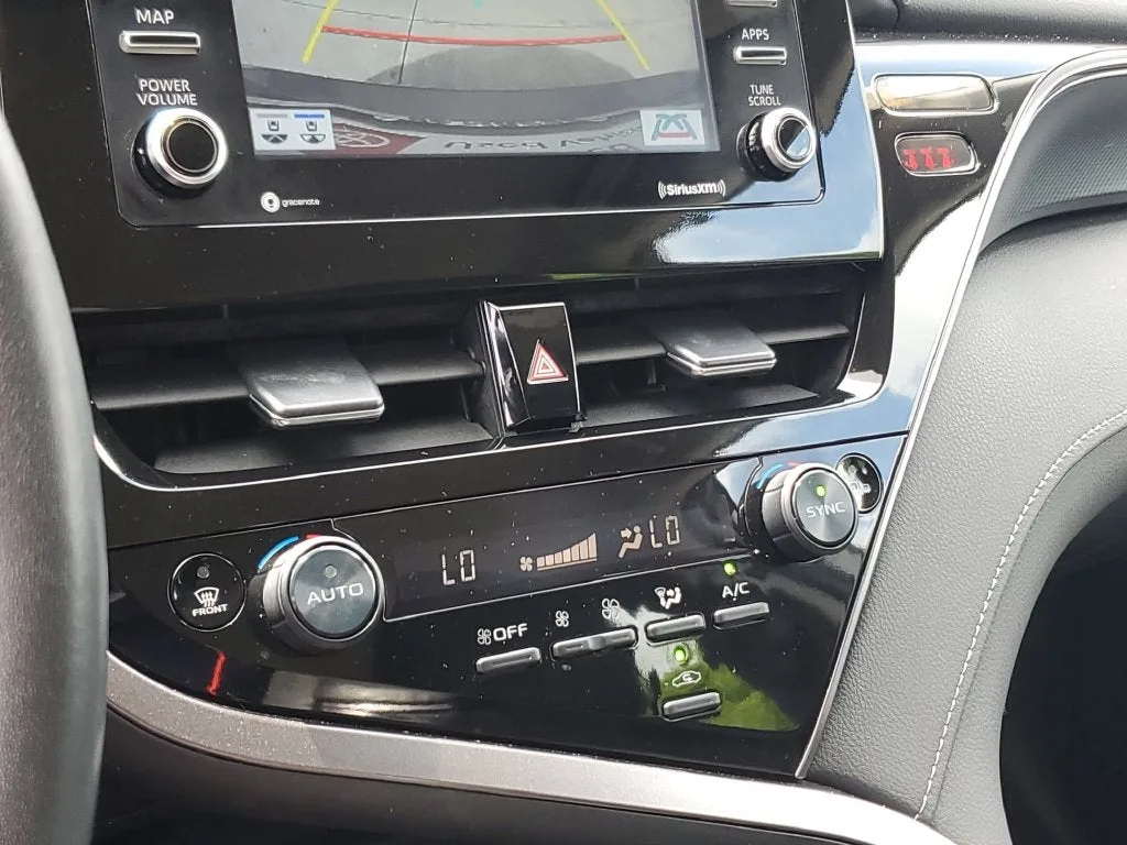 2024 Toyota Camry SE photo 27