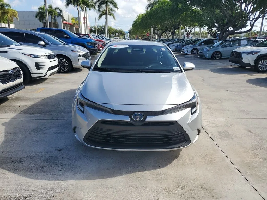 2024 Toyota Corolla Hybrid LE photo 2