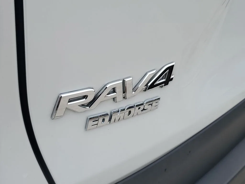 2024 Toyota RAV4 XLE Premium photo 8