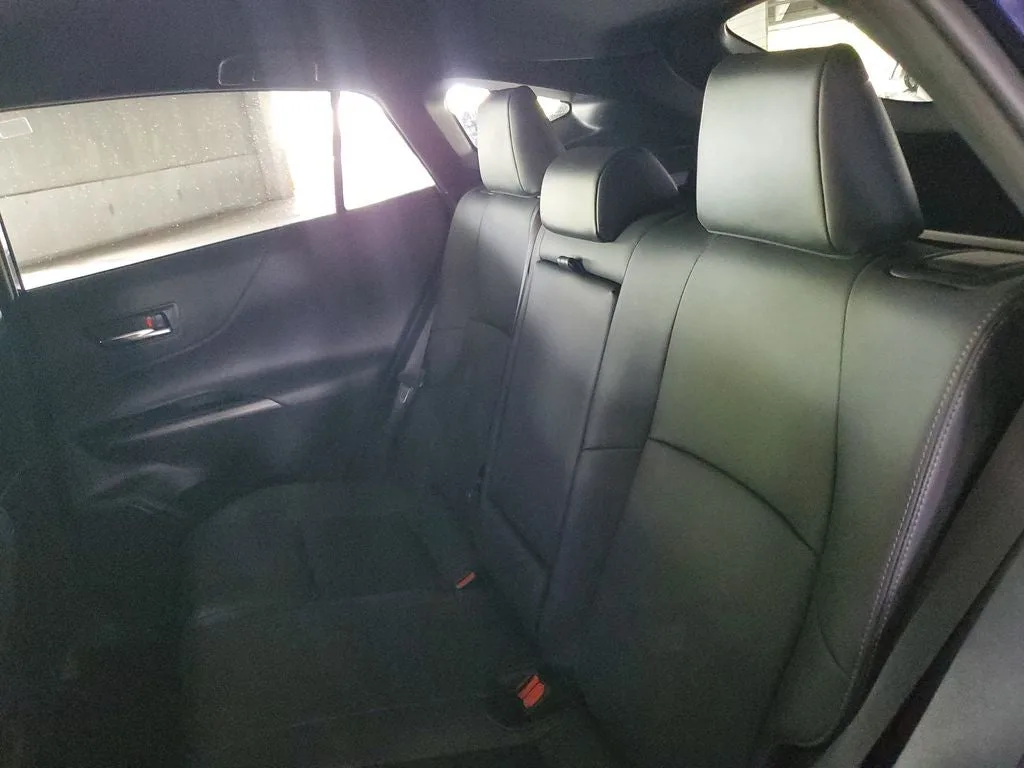 2023 Toyota Venza XLE photo 13