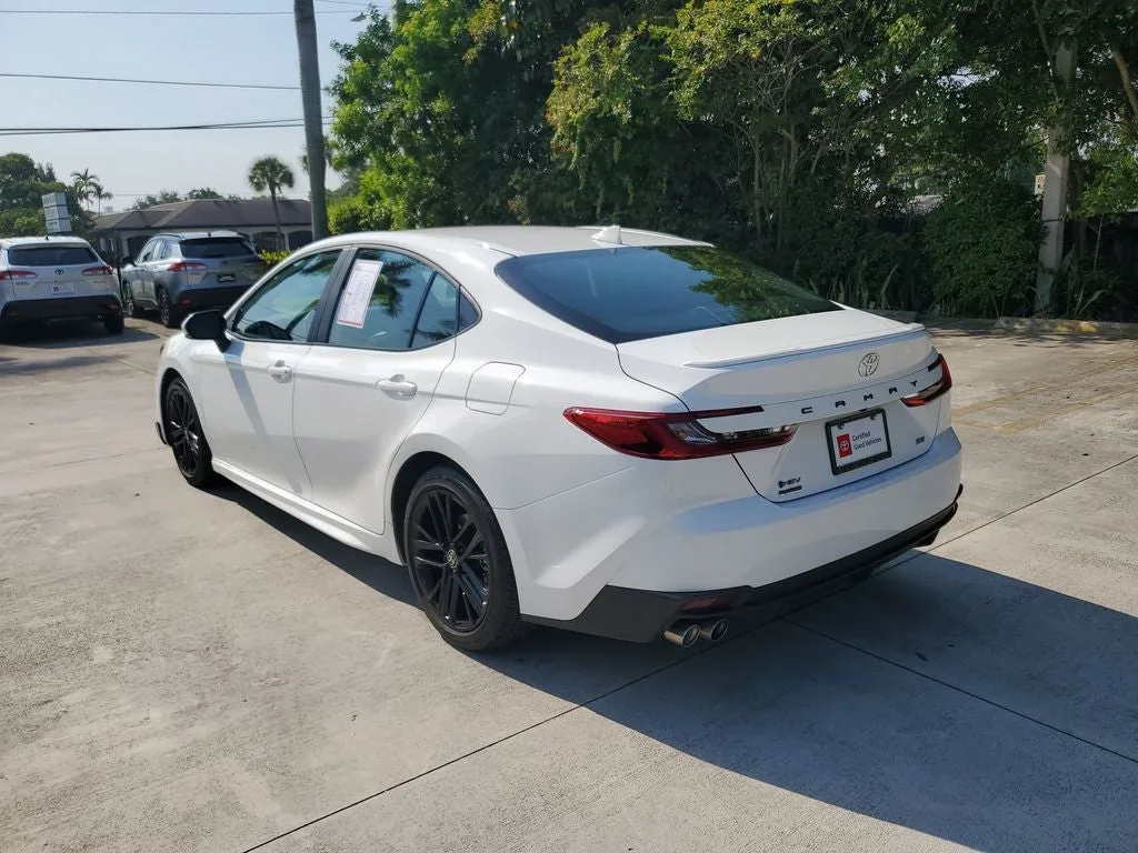 2026 Toyota Camry SE photo 5