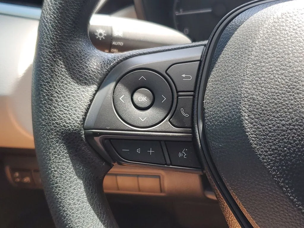 2025 Toyota Corolla LE photo 23