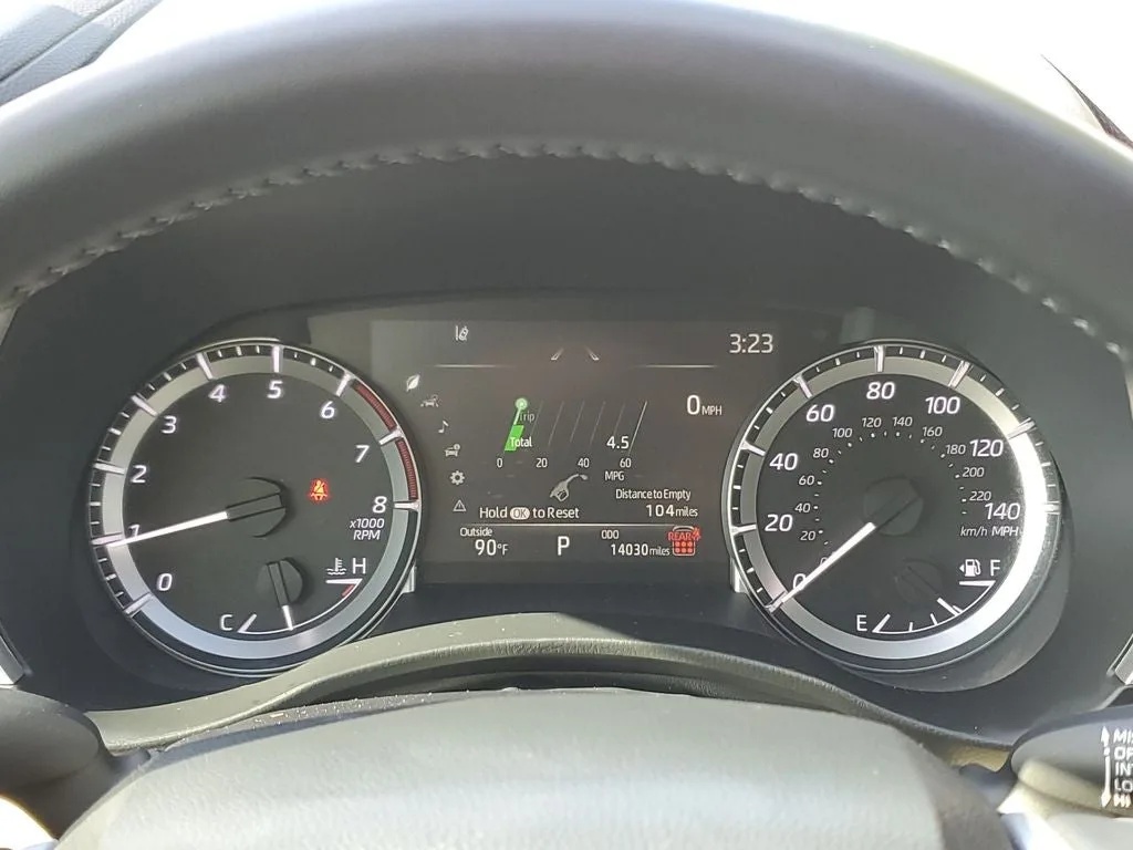 2025 Toyota Highlander XLE photo 27