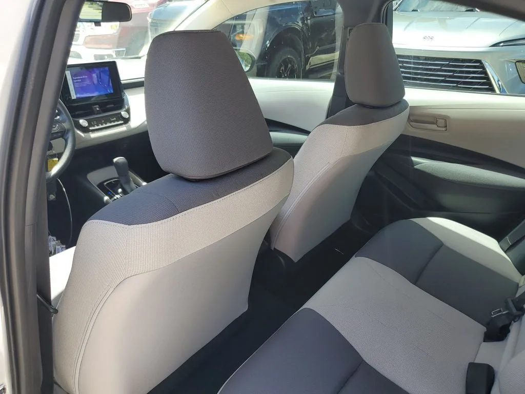 2025 Toyota Corolla LE photo 13