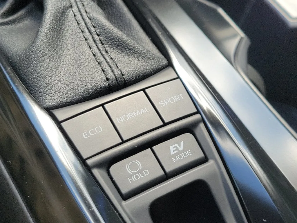 2025 Toyota Camry LE photo 31