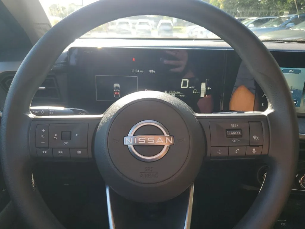 2025 Nissan Kicks SV photo 20