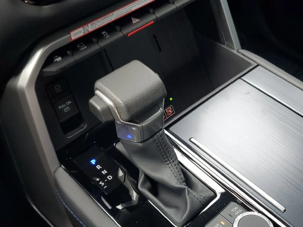 2025 Toyota Tundra Hybrid Platinum photo 29