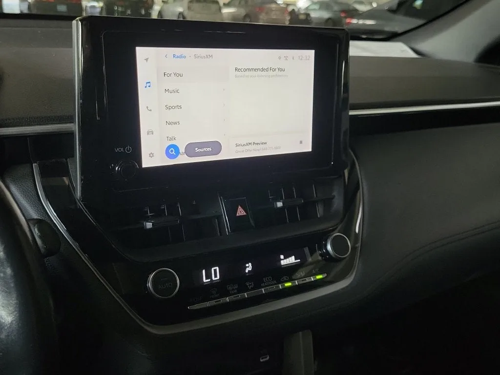 2024 Toyota Corolla Cross Hybrid SE photo 28