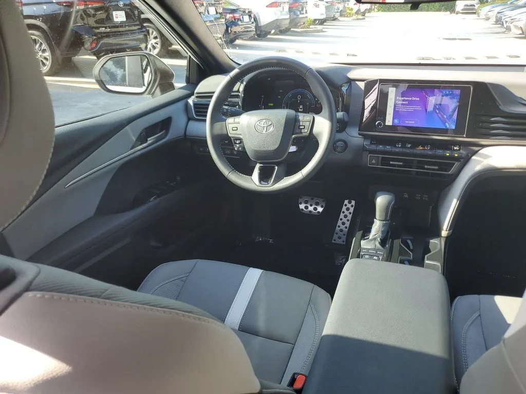 2026 Toyota Camry SE photo 13