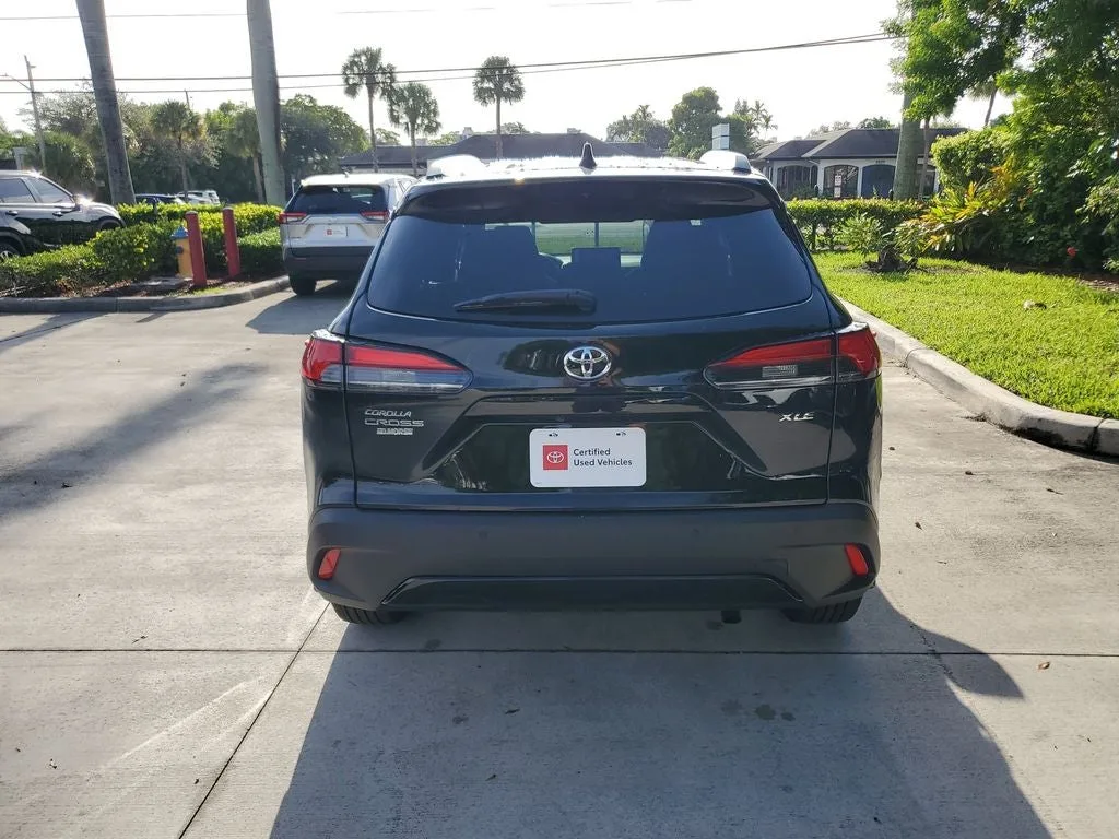 2026 Toyota Corolla Cross XLE photo 5