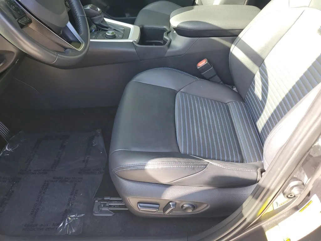 2023 Toyota RAV4 Hybrid XSE photo 22