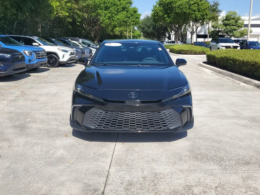 2025 Toyota Camry SE photo 2