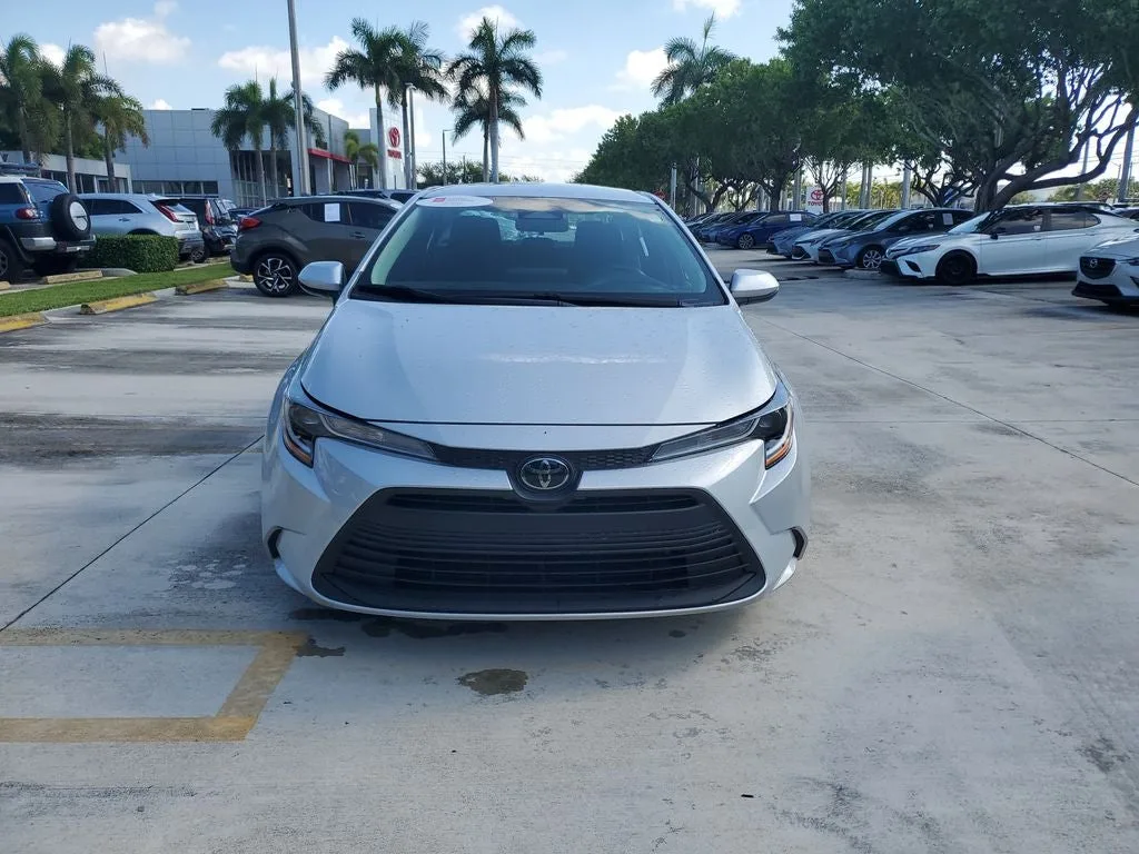 2024 Toyota Corolla LE photo 2