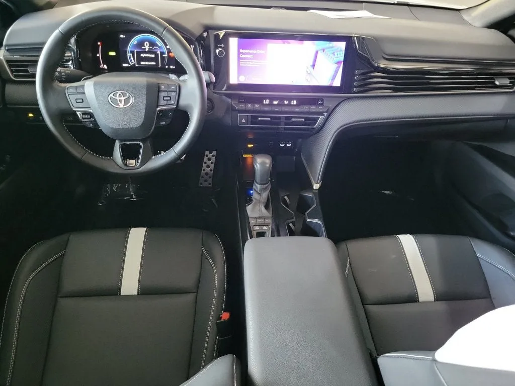 2025 Toyota Camry SE photo 16