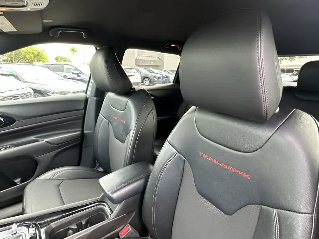 2025 Jeep Compass Trailhawk photo 21