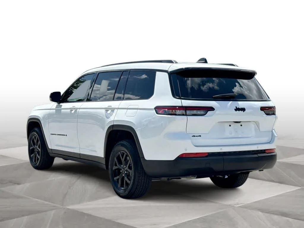 2024 Jeep Grand Cherokee L Altitude photo 5