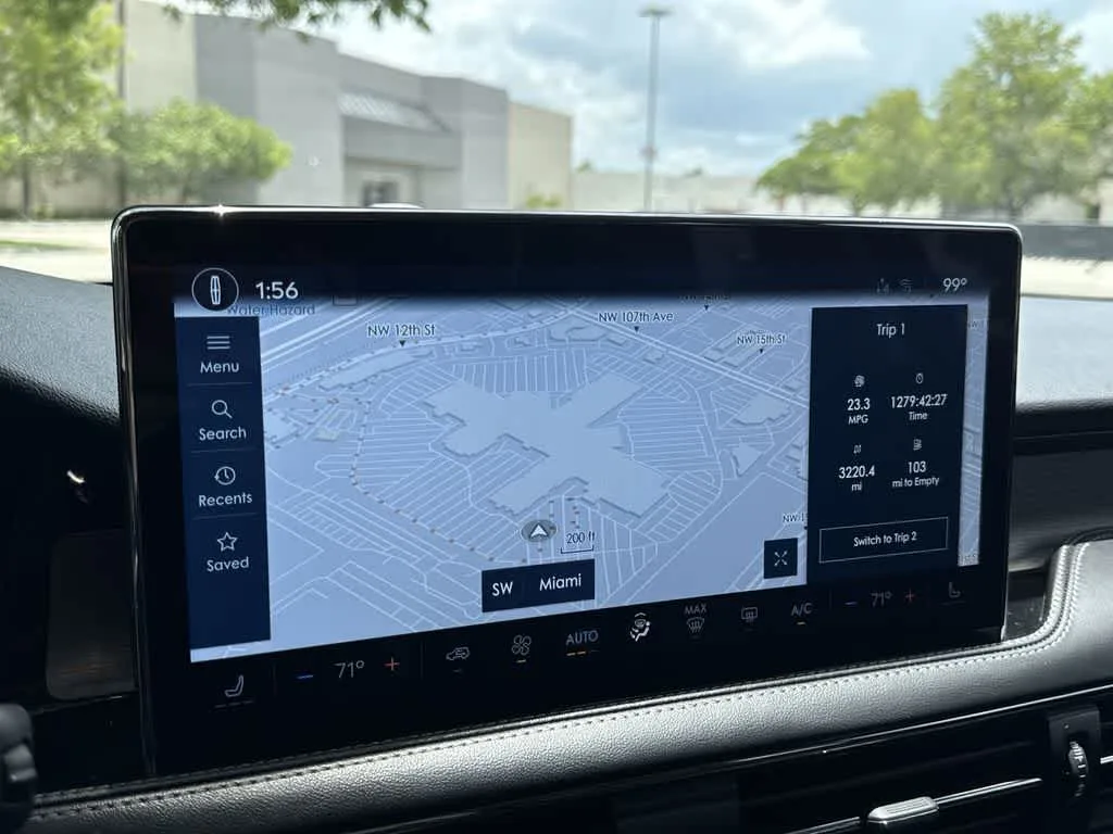 2023 Lincoln Corsair Standard photo 18