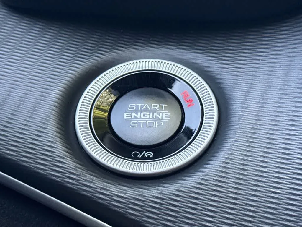 2024 Jeep Grand Cherokee L Altitude photo 16