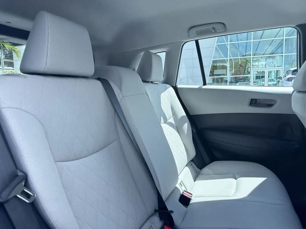 2023 Toyota Corolla Cross L photo 26