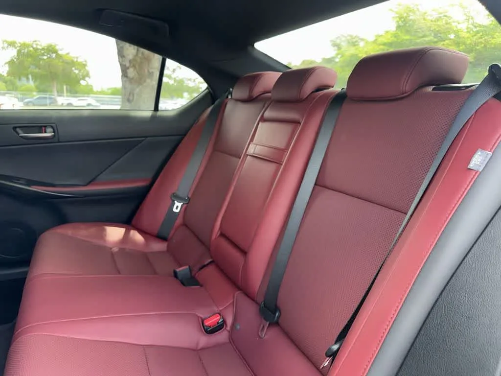 2023 Lexus IS 300 photo 22