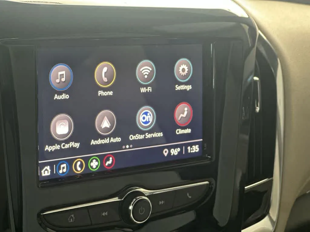 2023 Chevrolet Traverse LS photo 18