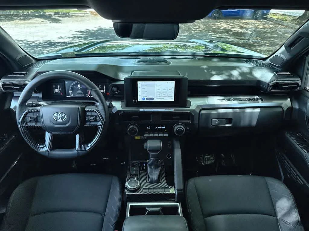 2025 Toyota Tacoma SR5 photo 24