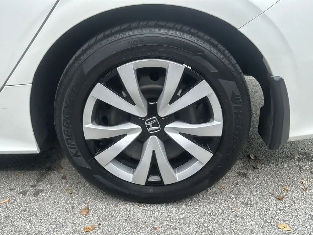 2024 Honda Civic LX photo 10