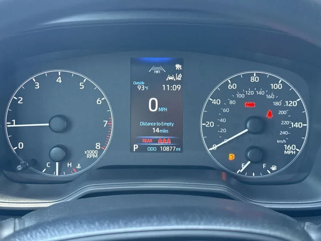 2025 Toyota Corolla LE photo 16
