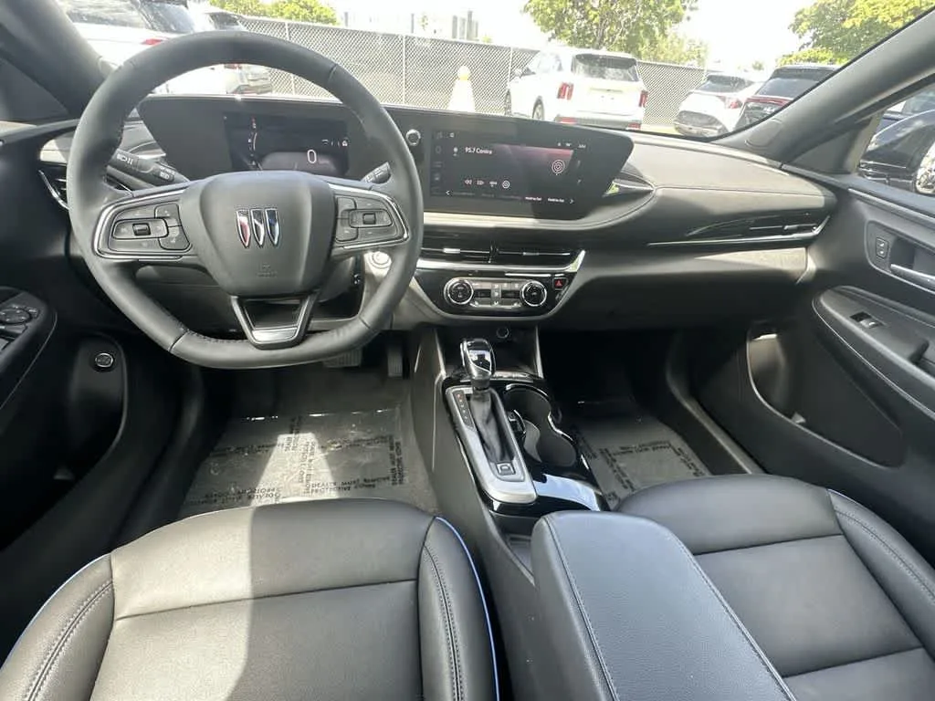 2025 Buick Envista Sport Touring photo 17