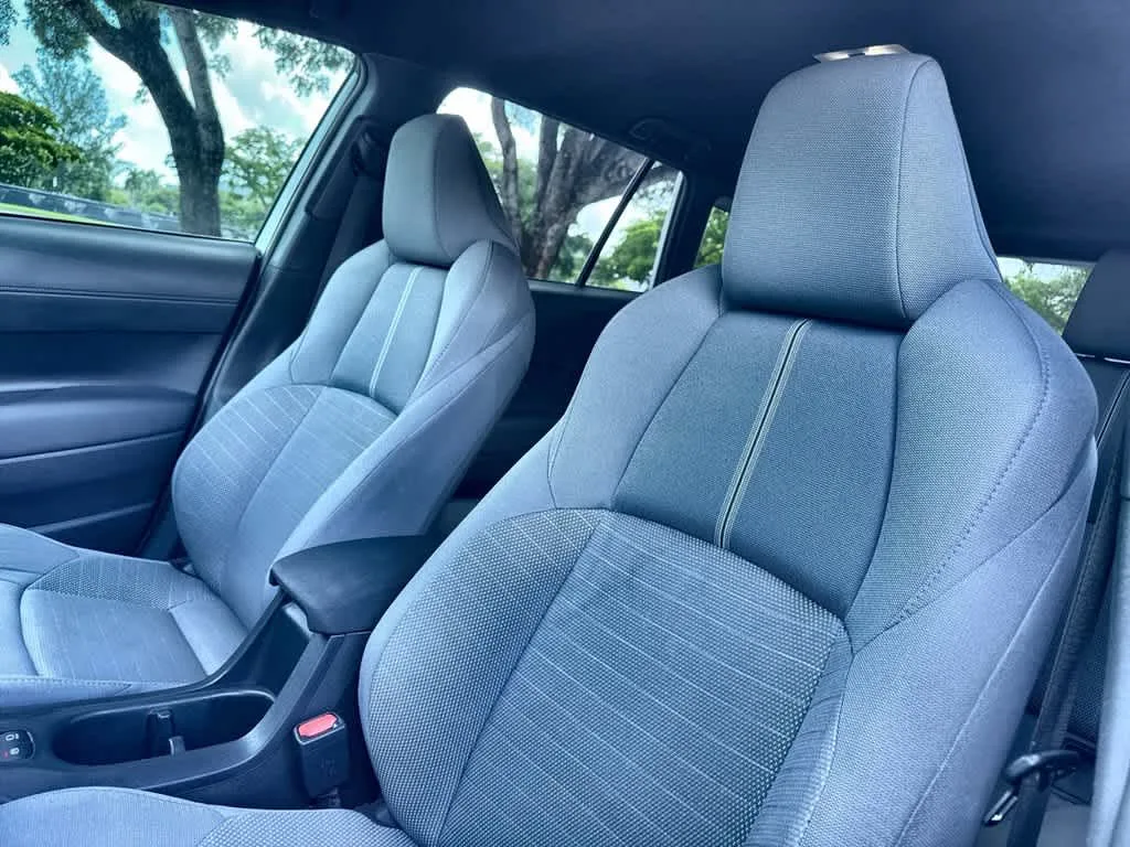 2025 Toyota Corolla Cross Hybrid SE photo 14