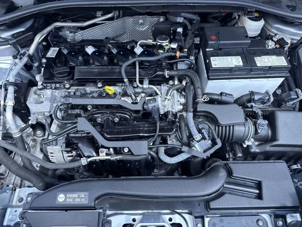 2023 Toyota Corolla Cross L photo 12