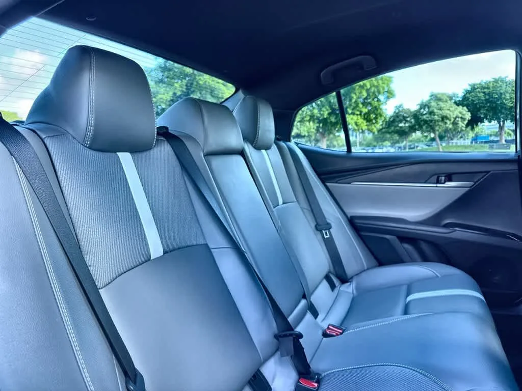2025 Toyota Camry SE photo 26