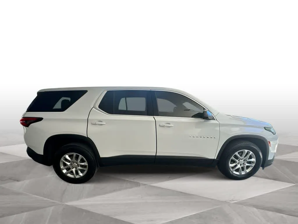 2023 Chevrolet Traverse LS photo 9