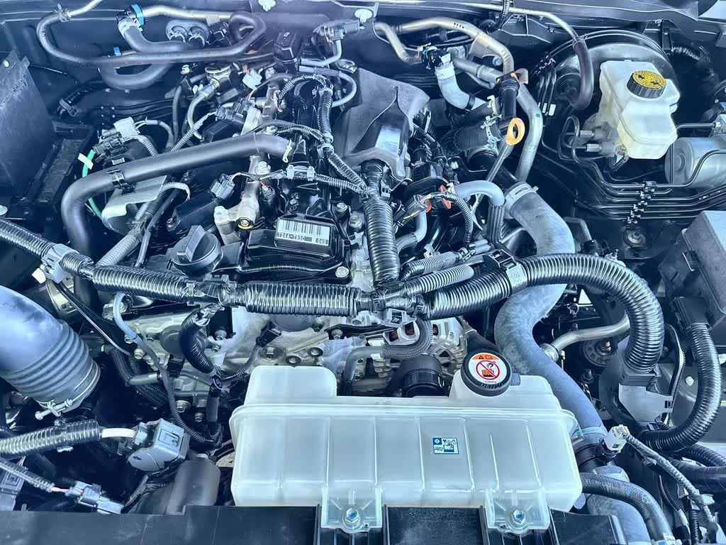2025 Toyota Tacoma SR5 photo 12