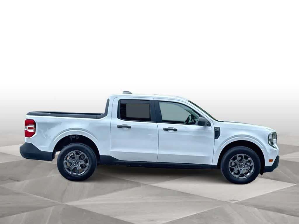 2025 Ford Maverick XLT photo 9