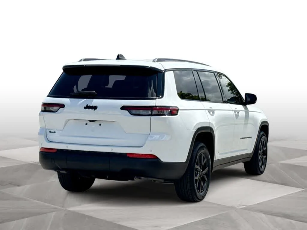 2024 Jeep Grand Cherokee L Altitude photo 7