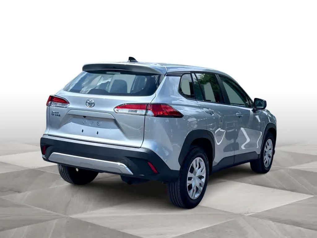 2023 Toyota Corolla Cross L photo 8