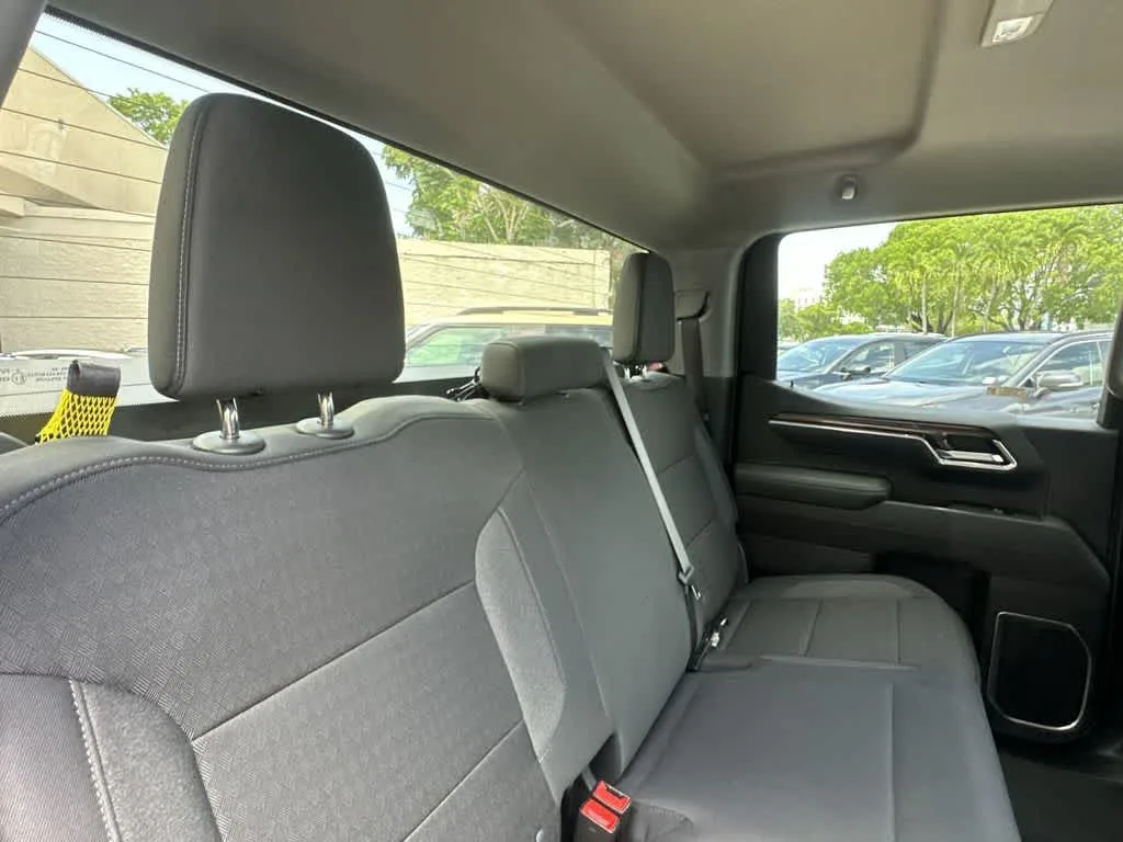 2025 Chevrolet Silverado 1500 RST photo 13