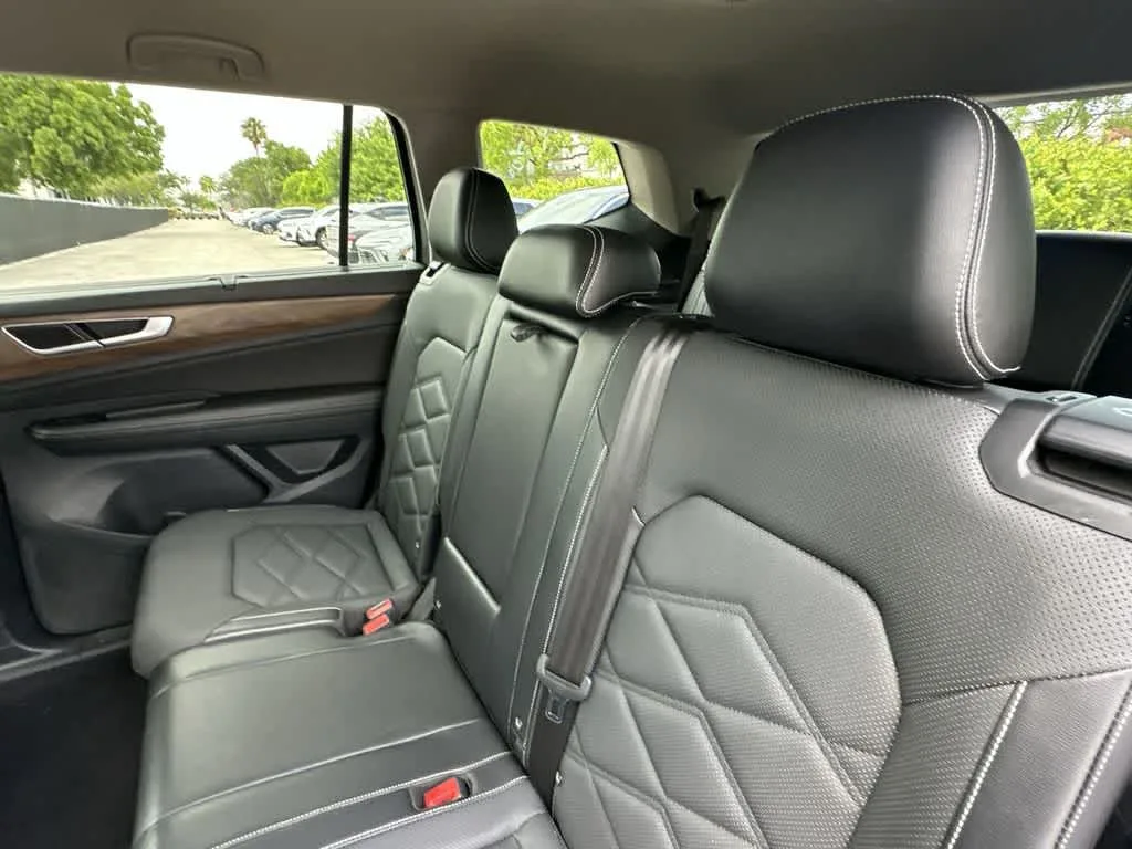 2024 Volkswagen Atlas 2.0T SE w/Technology photo 15