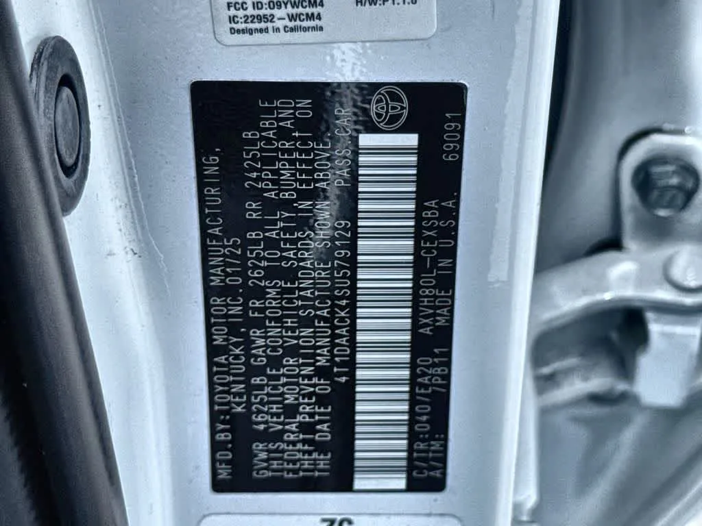2025 Toyota Camry SE photo 29